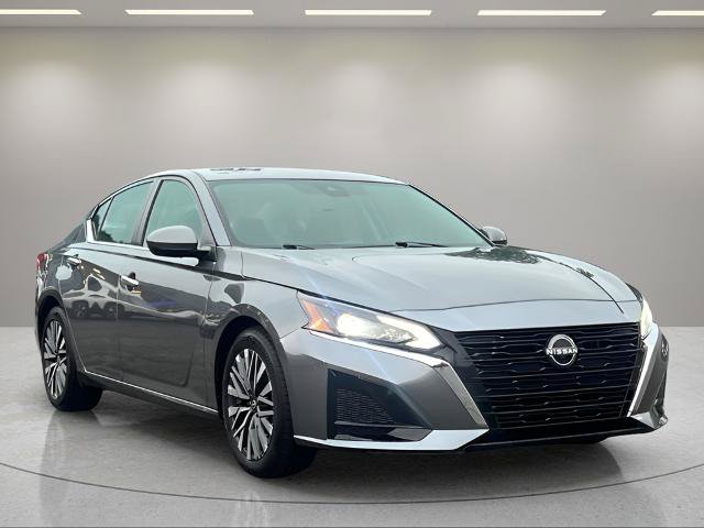 Used 2023 Nissan Altima 2.5 SV