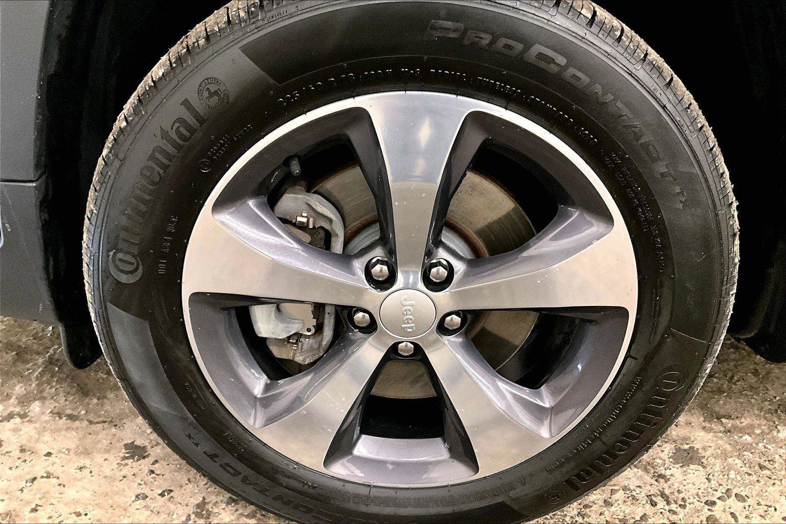 Used 2019 Jeep Cherokee Limited image 10