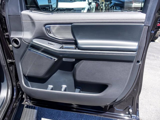 Certified 2025 Ford Expedition Platinum w/ Driver's Package AWD/4WD image 32