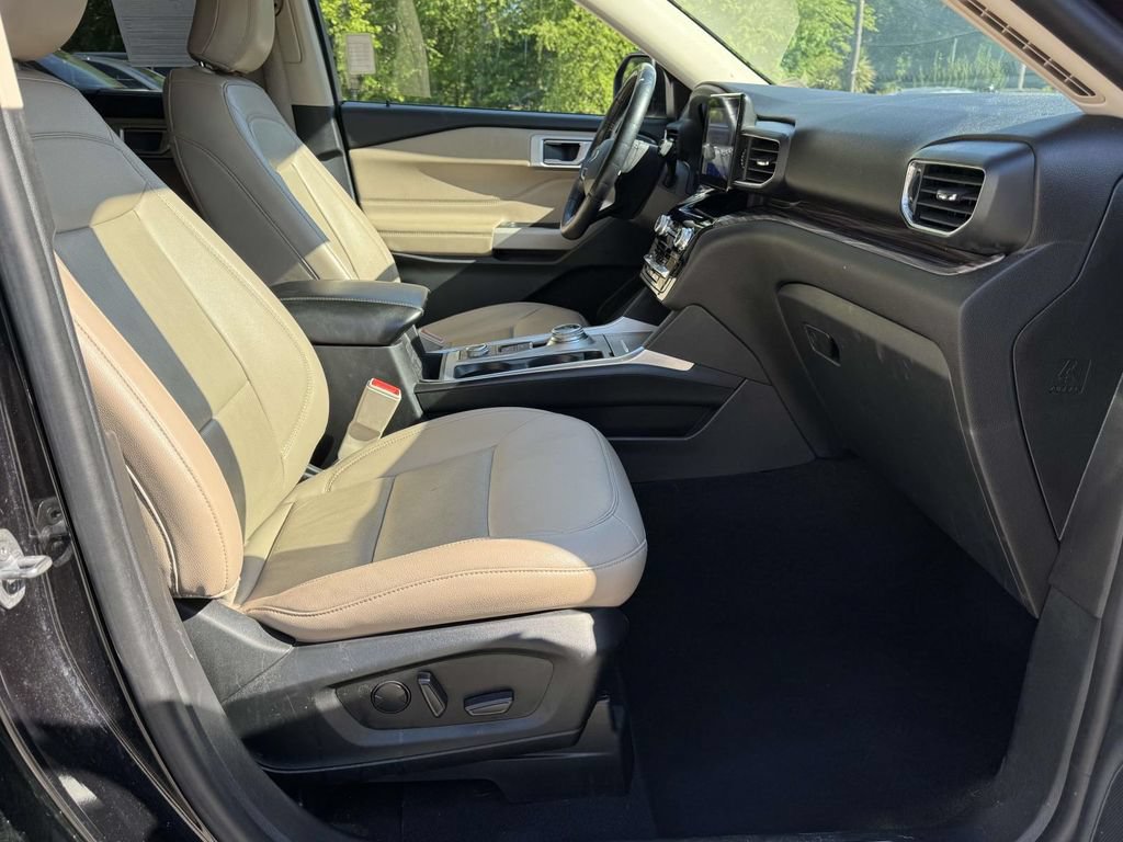 Certified 2022 Ford Explorer Limited AWD/4WD image 13