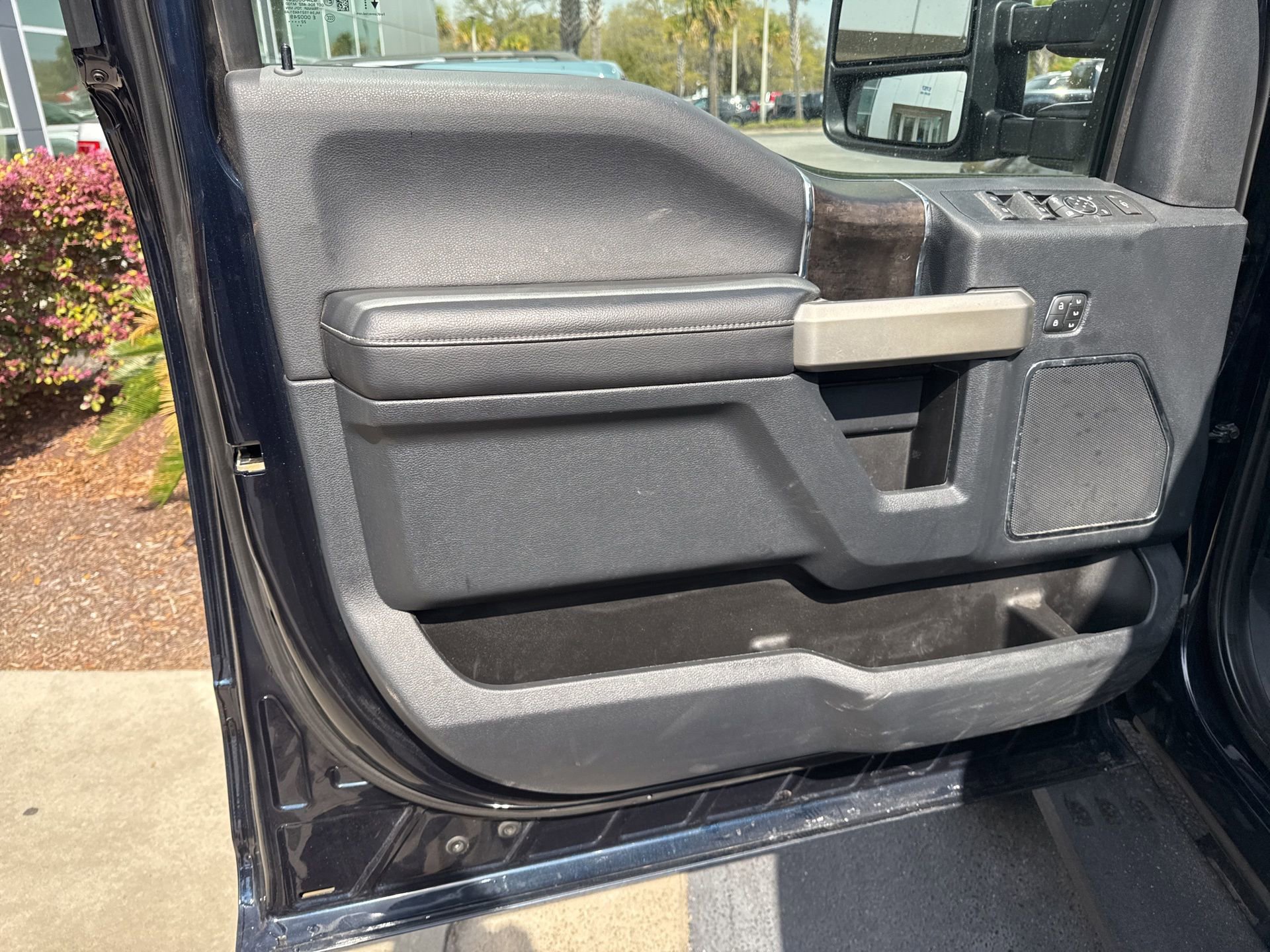 Certified 2022 Ford F250 Lariat w/ Tremor Off-Road Package image 15