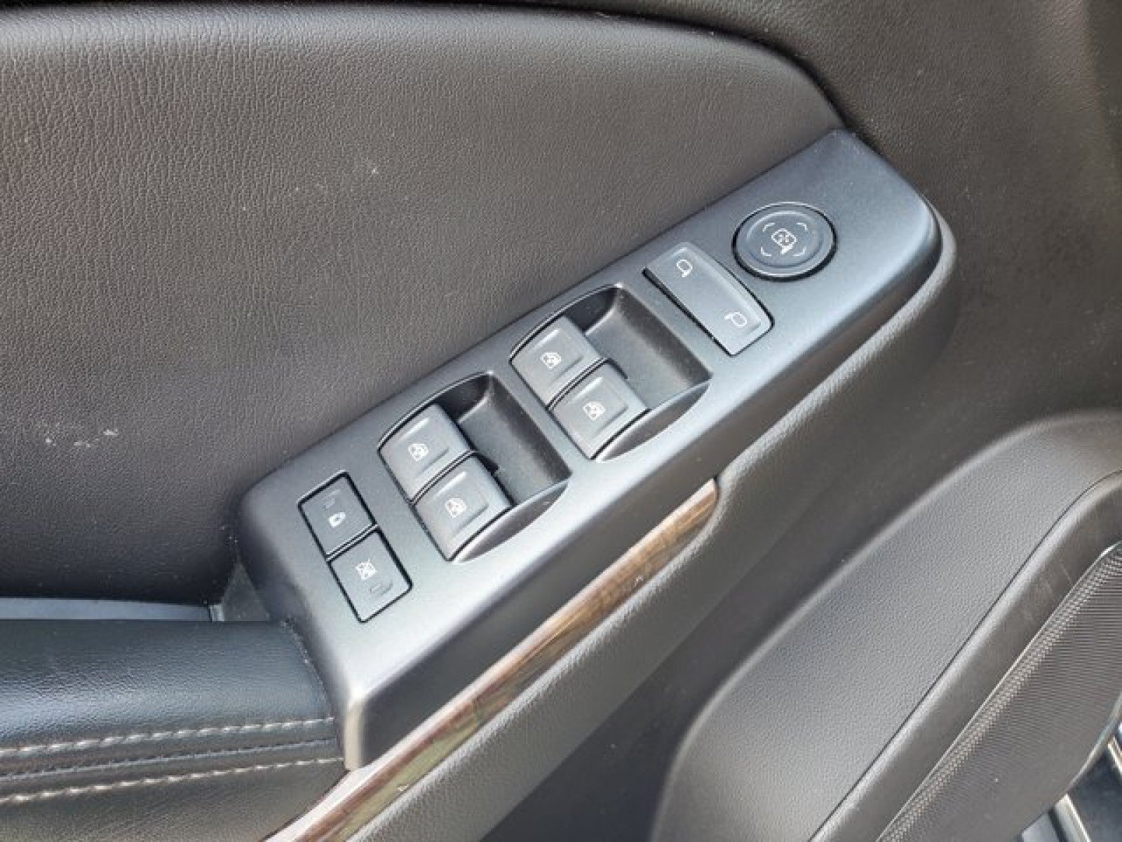 Used 2020 Chevrolet Tahoe LS AWD/4WD image 13