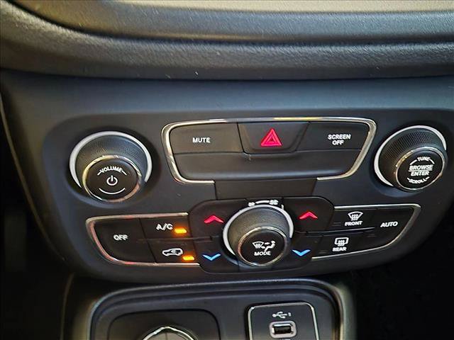 Used 2019 Jeep Compass Trailhawk w/ Cold Weather Group AWD/4WD image 14