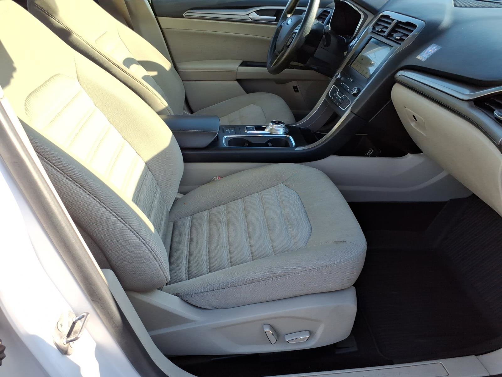 Certified 2019 Ford Fusion SE image 9