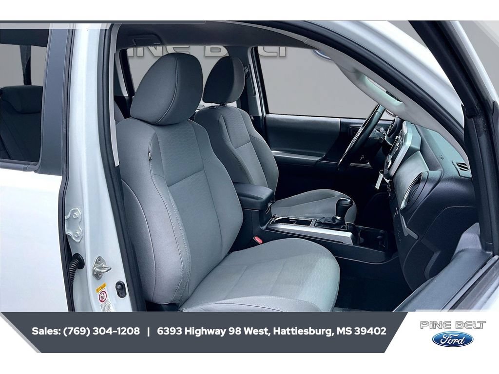 Used 2018 Toyota Tacoma SR5 RWD image 6