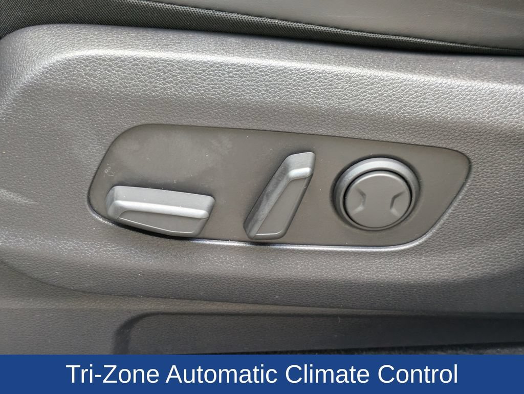 Used 2024 Kia Carnival EX FWD image 15