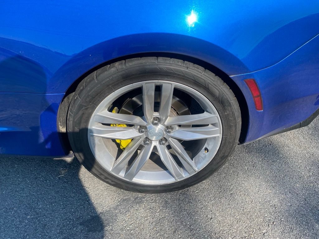 Used 2018 Chevrolet Camaro SS RWD image 29
