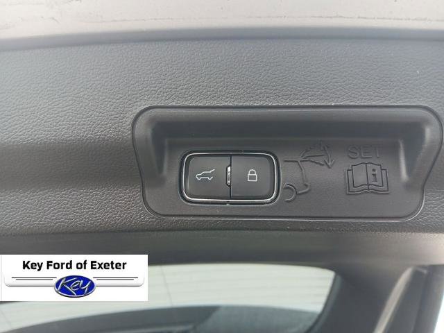 Certified 2023 Ford Explorer XLT image 11