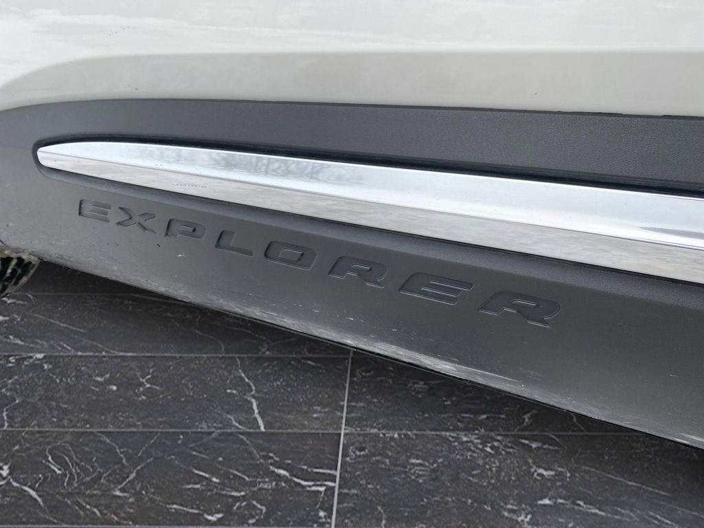 Certified 2025 Ford Explorer Platinum image 52
