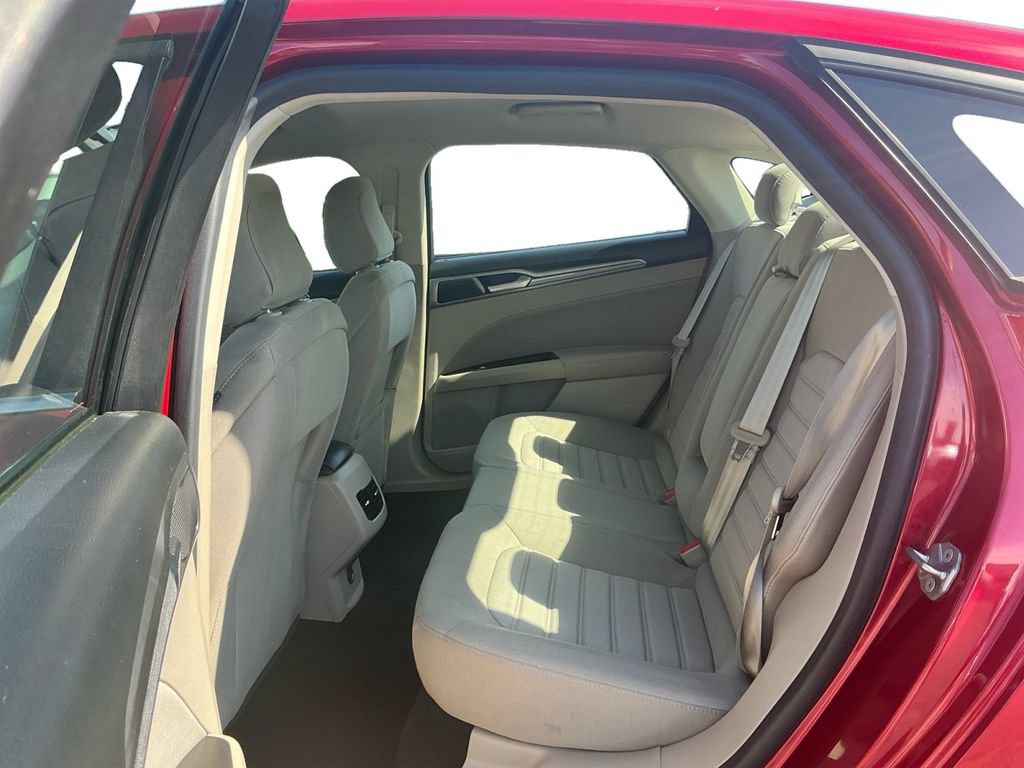Certified 2020 Ford Fusion SE FWD image 21