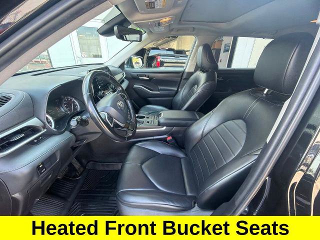 Used 2022 Toyota Highlander XLE AWD/4WD image 16
