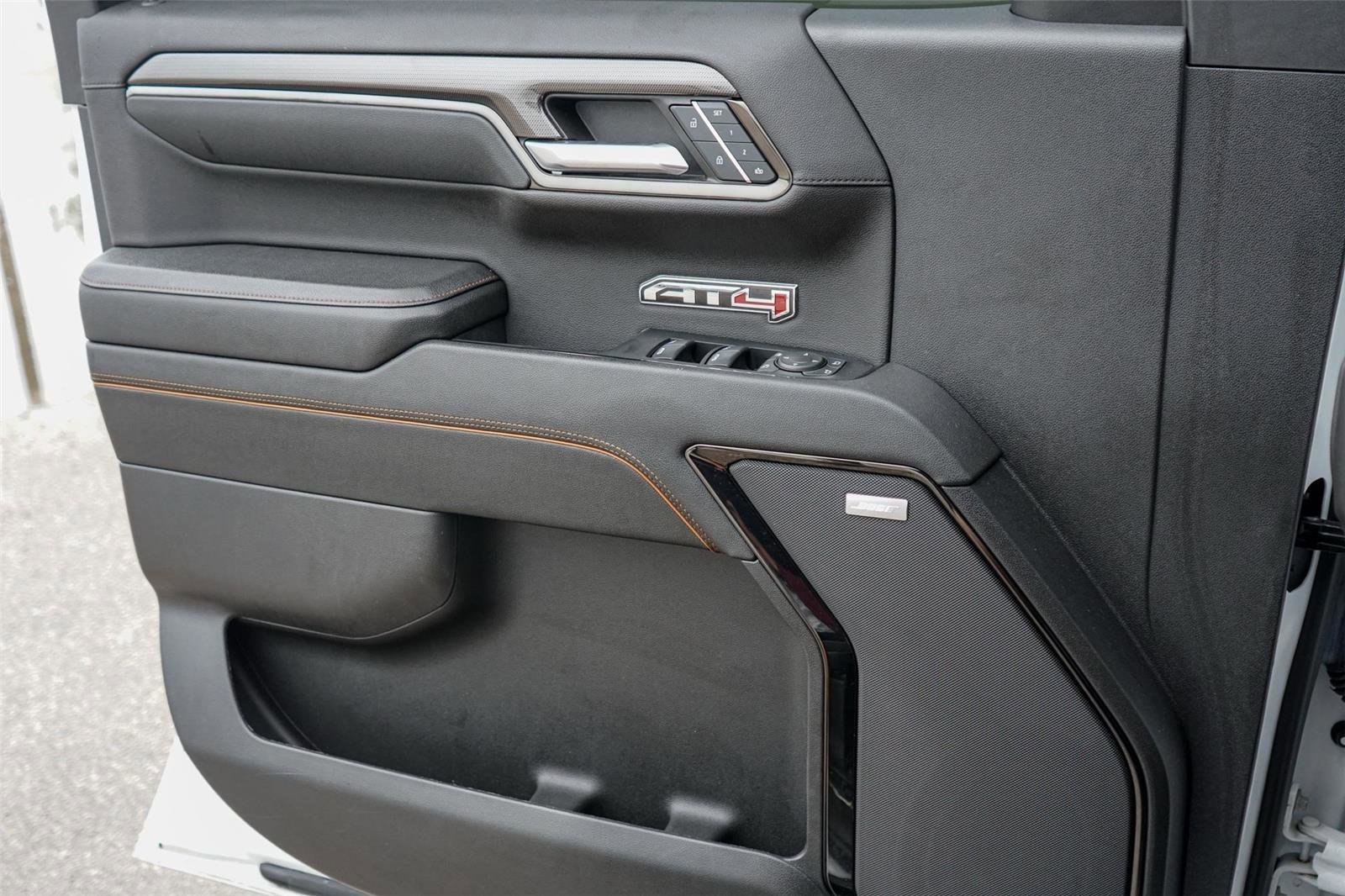 Used 2023 GMC Sierra 1500 AT4 w/ AT4 Premium Package AWD/4WD image 19