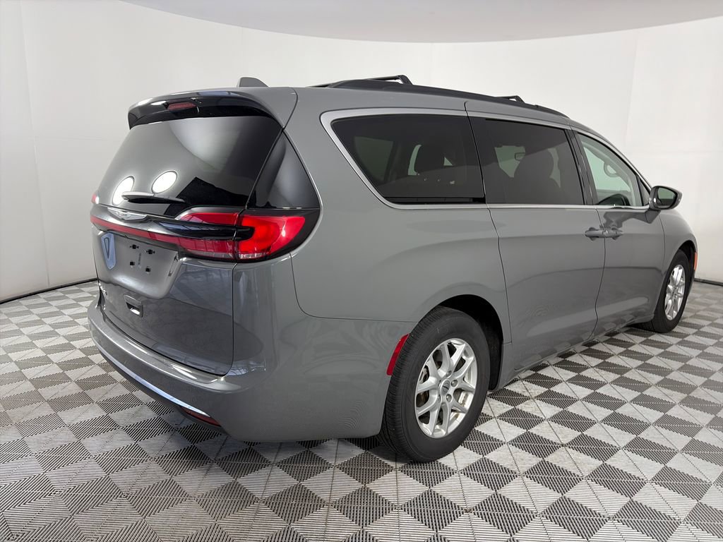 Used 2022 Chrysler Pacifica Touring-L FWD image 7