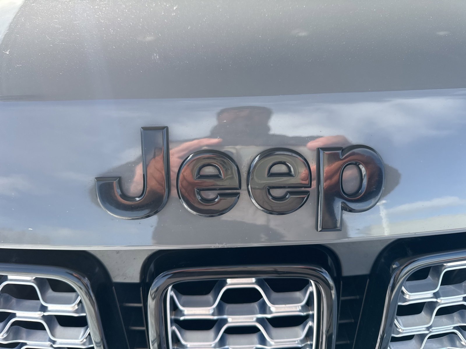 Used 2020 Jeep Grand Cherokee Altitude image 13