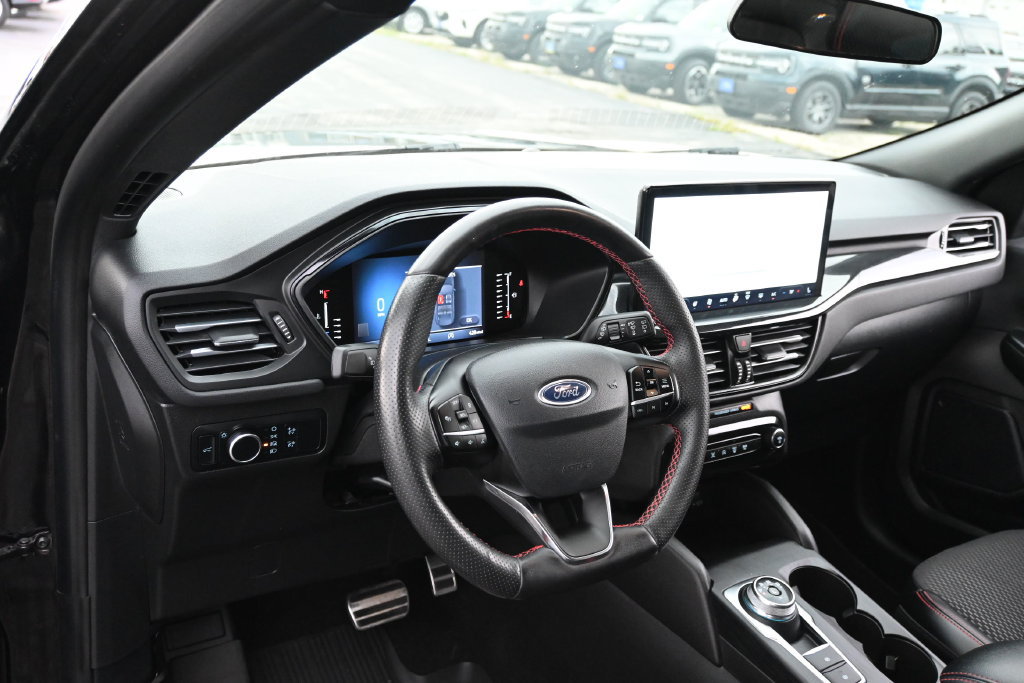 Certified 2024 Ford Escape ST-Line w/ Tech Pack #1 AWD/4WD image 18
