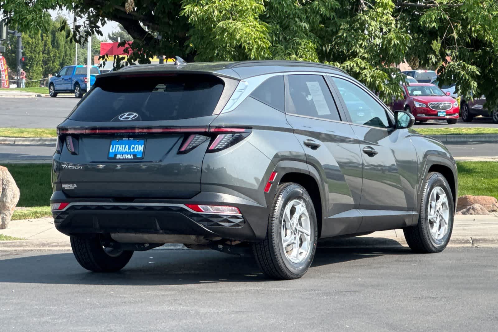 Used 2022 Hyundai Tucson SEL FWD image 2