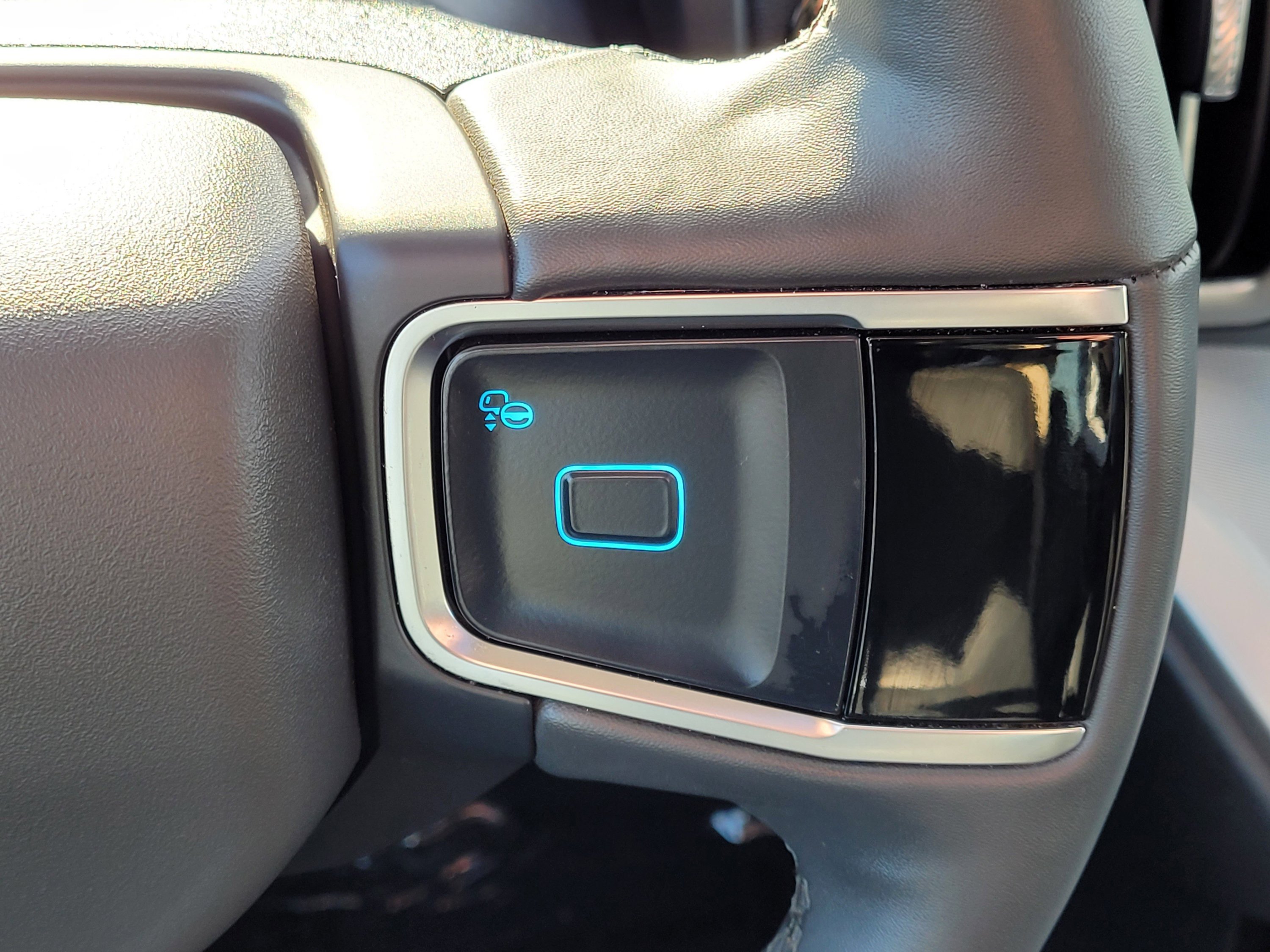 Certified 2025 Ford Expedition Active AWD/4WD image 54