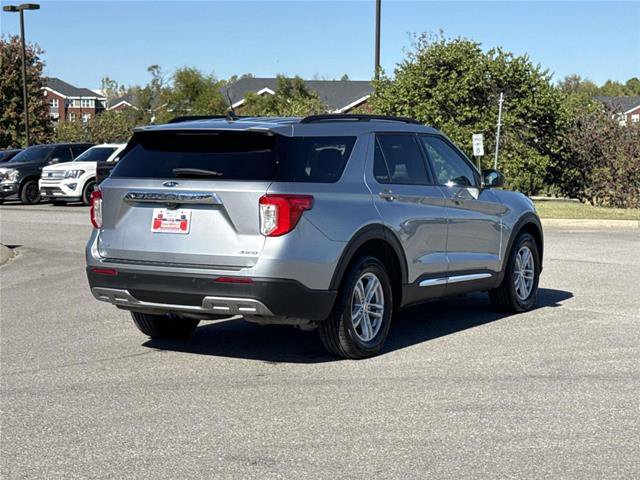 Certified 2022 Ford Explorer XLT w/ Equipment Group 202A AWD/4WD image 5