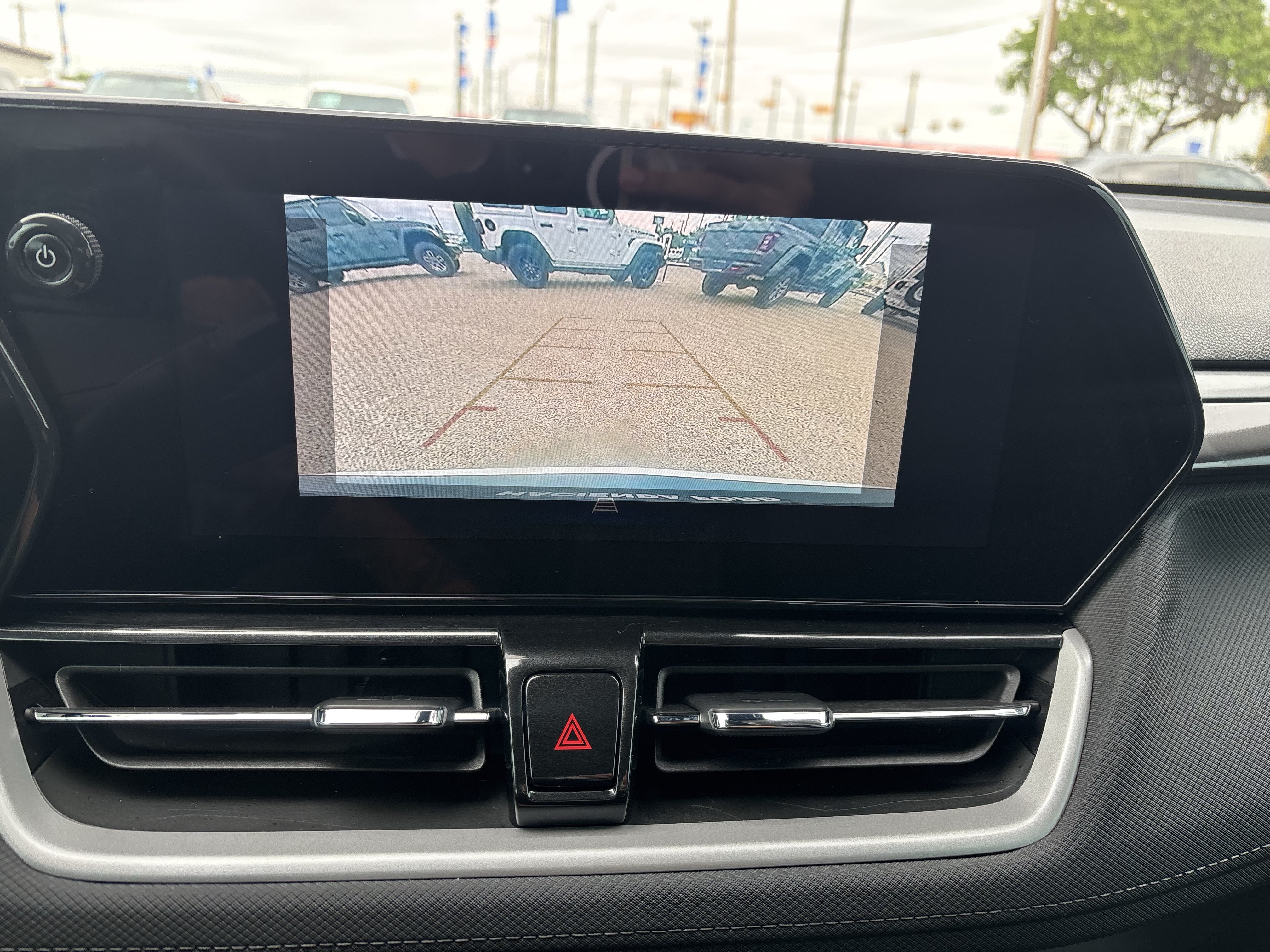 Used 2025 Chevrolet TrailBlazer LT w/ Convenience Package FWD image 37