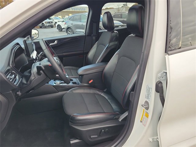Certified 2023 Ford Escape ST-Line Select w/ Tech Pack #2 image 9
