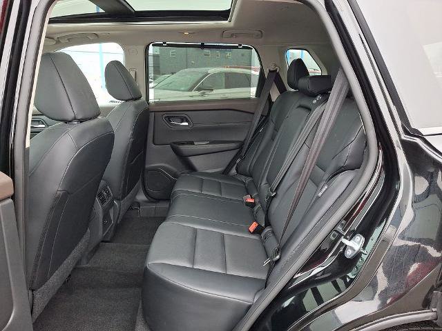 Used 2023 Nissan Rogue SV w/ SV Premium Package image 10