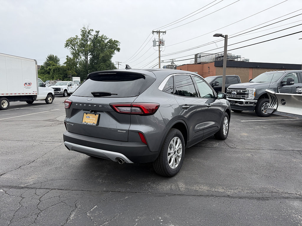 Certified 2023 Ford Escape Active AWD/4WD image 8