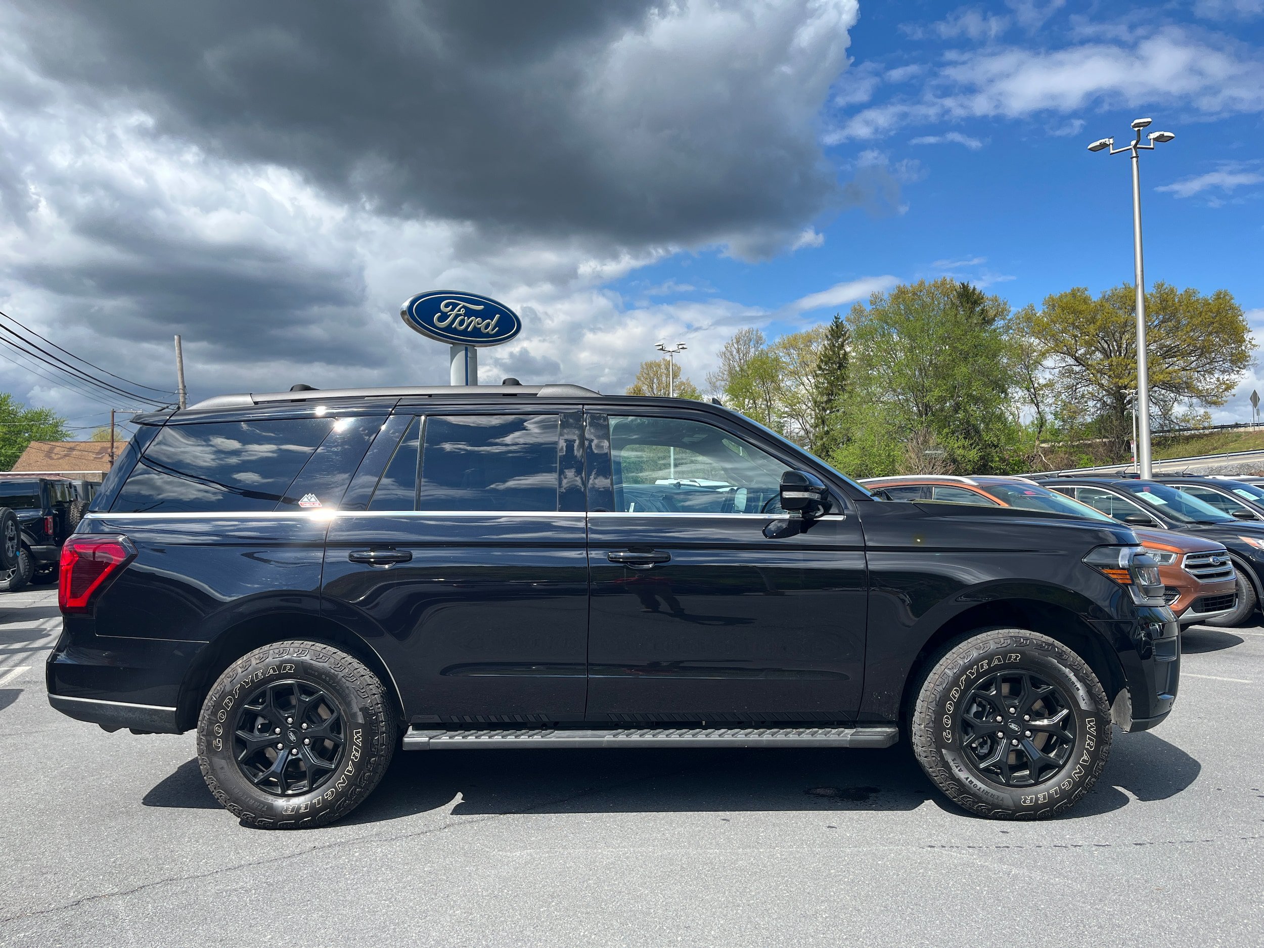 Certified 2024 Ford Expedition Timberline AWD/4WD image 4
