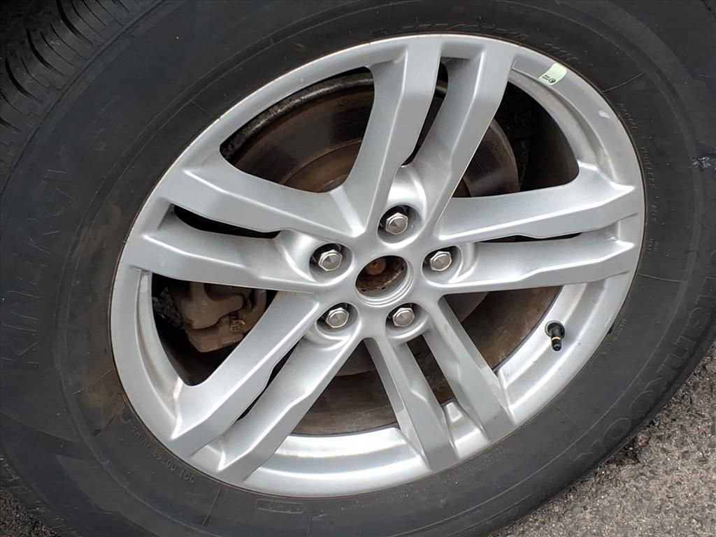 Certified 2022 Ford Explorer XLT w/ Equipment Group 202A image 6