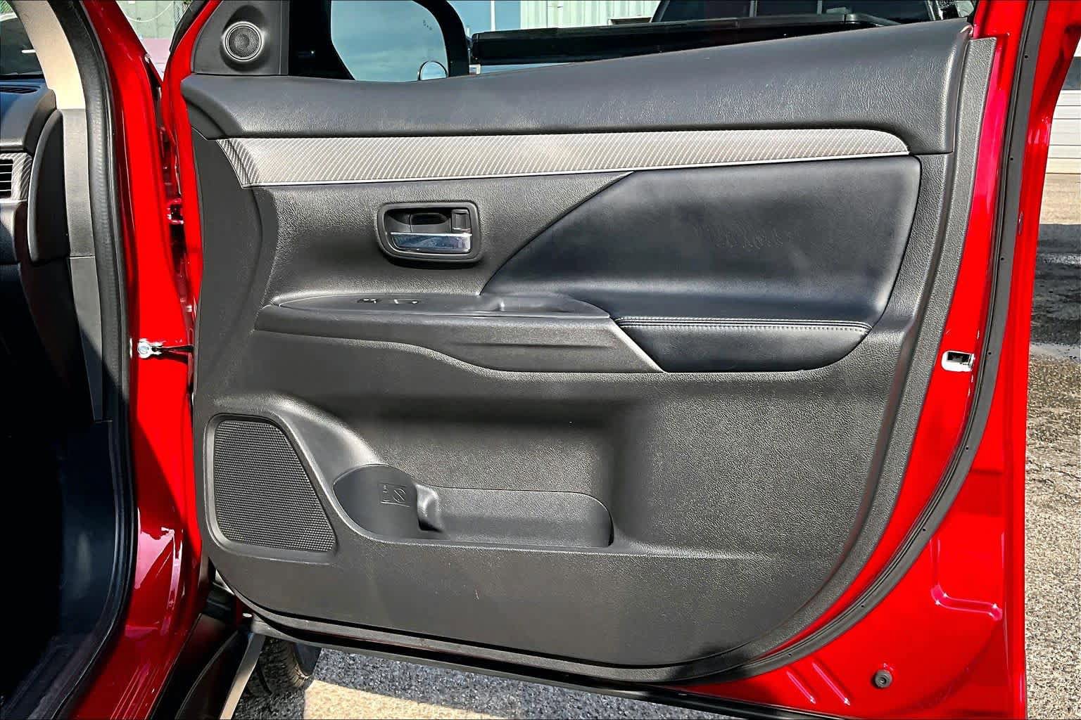 Used 2020 Mitsubishi Outlander SEL FWD image 23