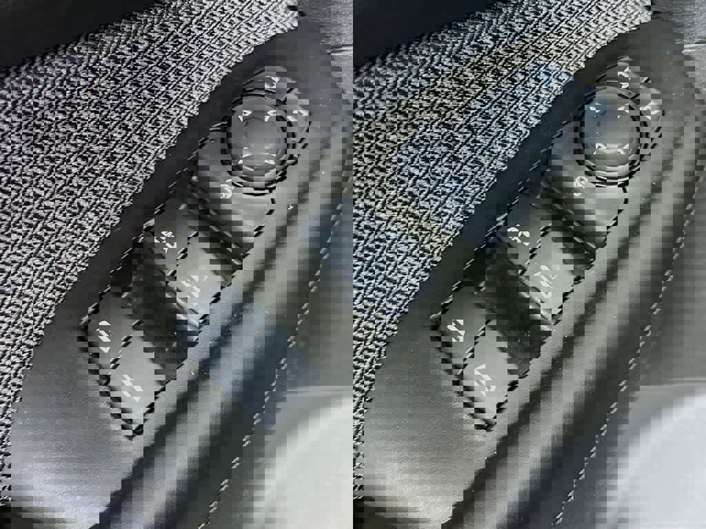 Used 2023 Chevrolet TrailBlazer LT w/ Convenience Package image 28