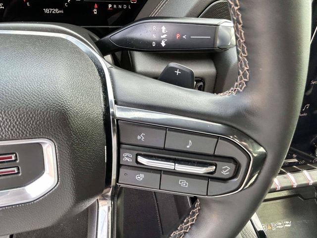 Used 2025 GMC Yukon AT4 w/ AT4 Premium Package AWD/4WD image 9