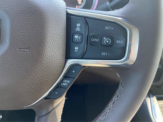 Used 2025 RAM 3500 Laramie AWD/4WD image 22