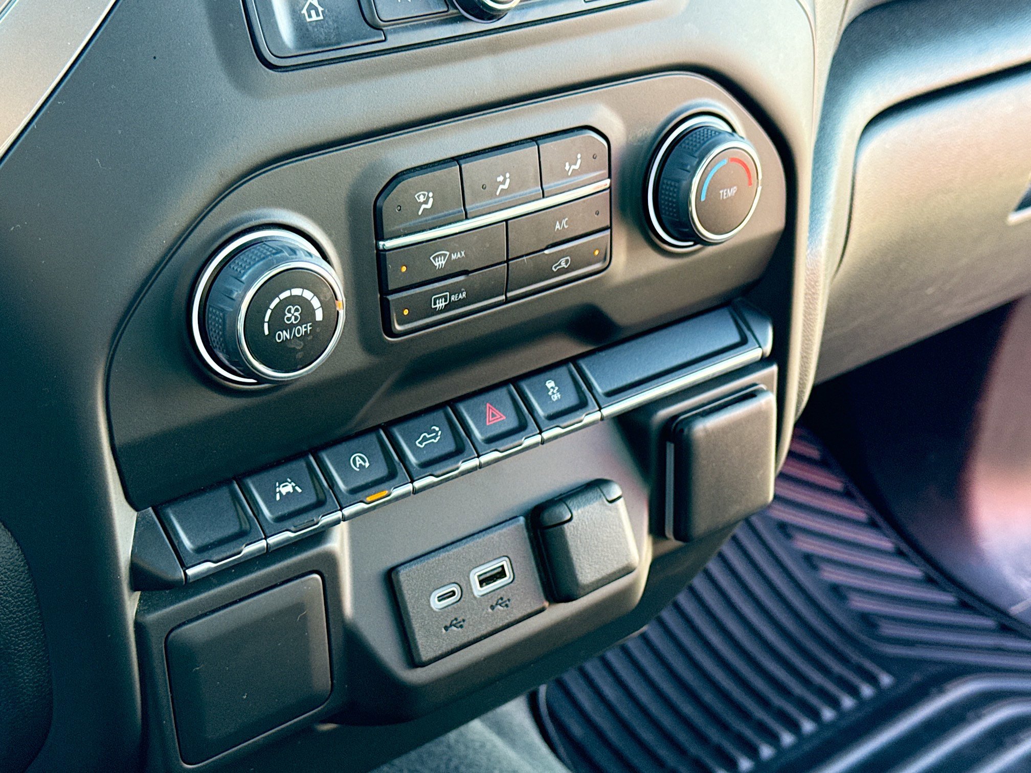 Used 2023 Chevrolet Silverado 1500 Custom image 14