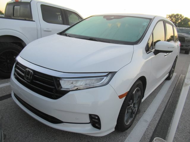 Used 2024 Honda Odyssey Elite image 2