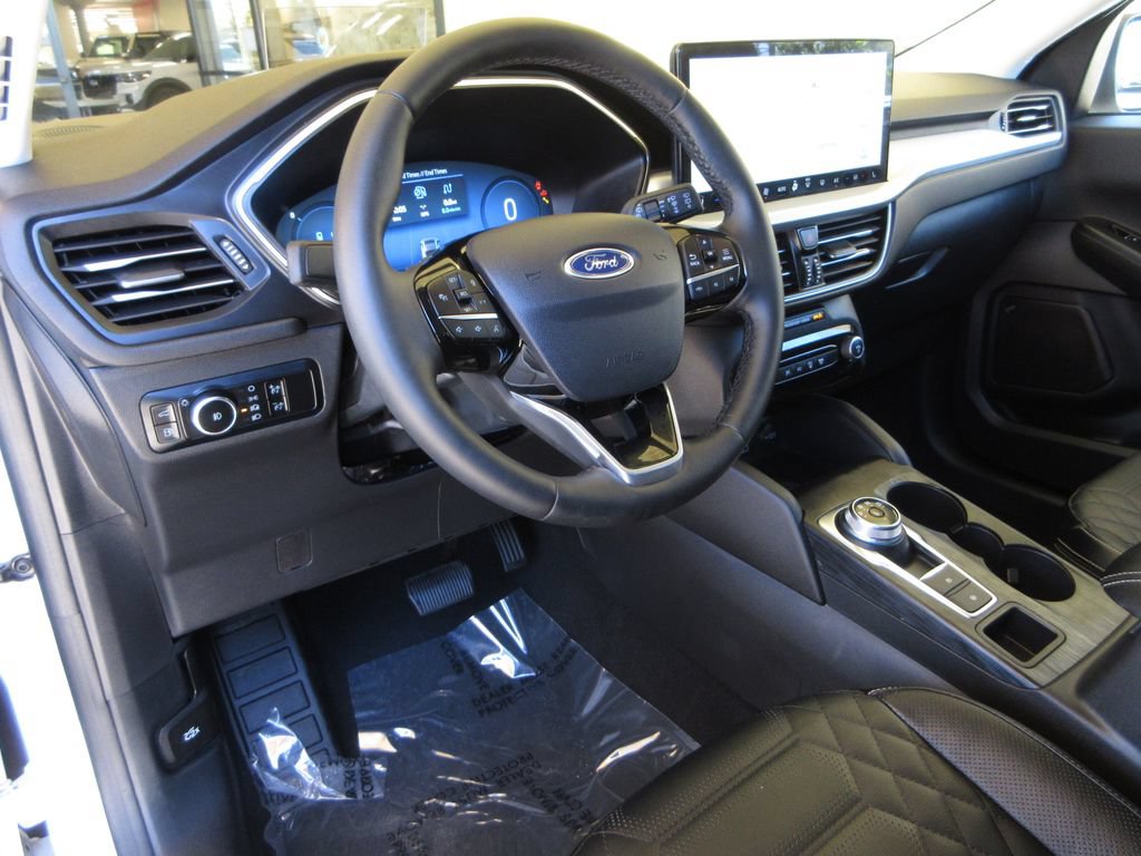 Certified 2024 Ford Escape SE w/ PHEV Premium Package FWD image 13