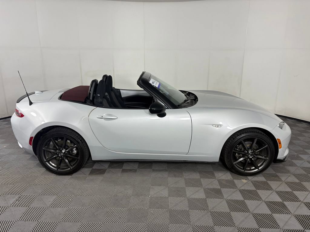 Used 2018 MAZDA MX-5 Miata Club image 11