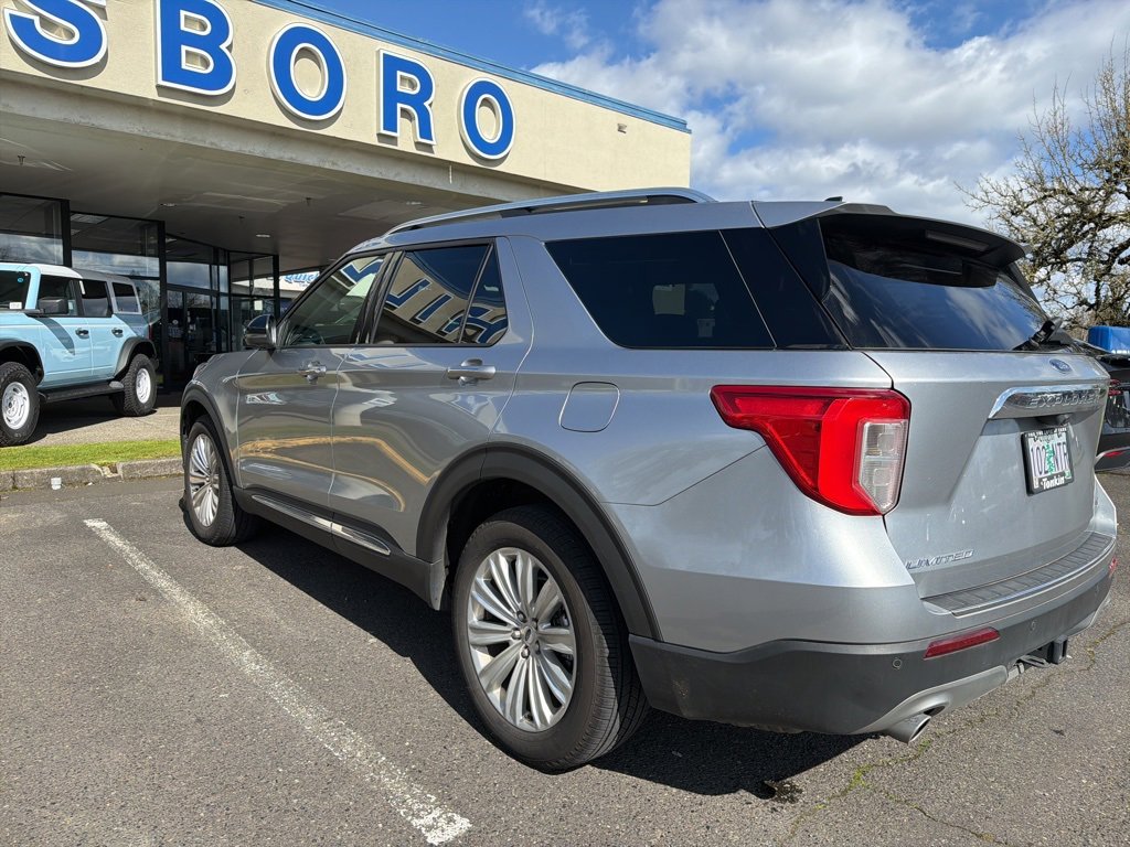 Certified 2022 Ford Explorer Limited w/ Equipment Group 301A image 3