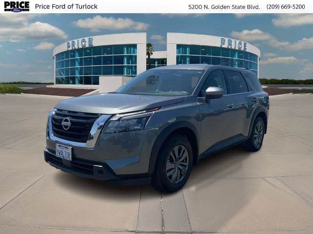Used 2025 Nissan Pathfinder SV FWD image 1