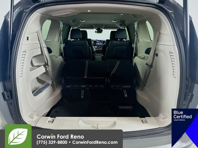 Used 2024 Chrysler Pacifica Touring-L AWD/4WD image 28
