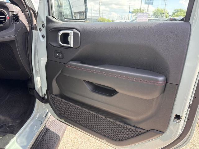 Used 2024 Jeep Wrangler Unlimited Rubicon w/ Technology Group AWD/4WD image 21