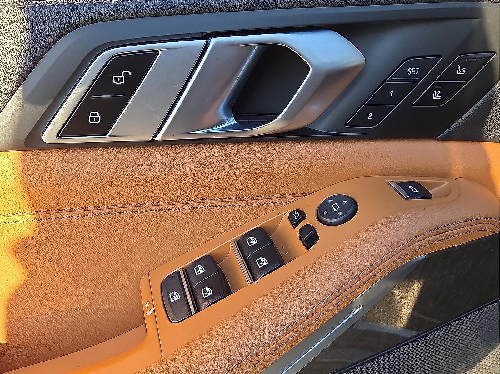 Used 2021 BMW X5 xDrive40i w/ Premium Package image 13