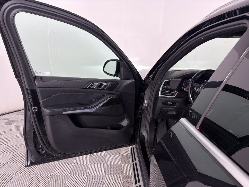 Used 2023 BMW X5 xDrive40i AWD/4WD image 10
