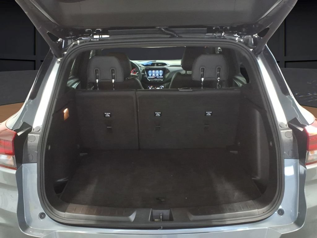 Used 2021 Chevrolet TrailBlazer RS w/ Sun and Liftgate Package FWD image 24
