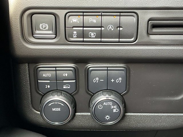 Used 2024 Chevrolet Tahoe RST w/ Luxury Package AWD/4WD image 45