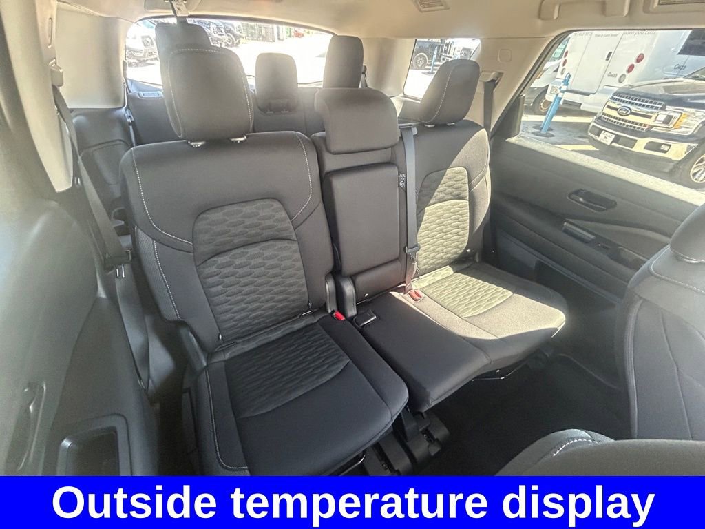 Used 2025 Nissan Pathfinder SV FWD image 26
