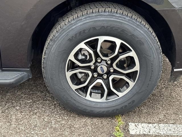 Certified 2024 Ford Expedition Max XLT image 9