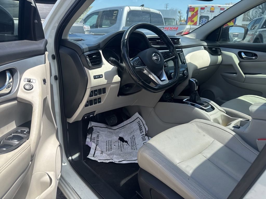 Used 2020 Nissan Rogue Sport SL w/ Premium Package FWD image 6