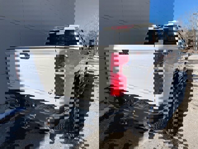 Used 2024 Chevrolet Silverado 2500 LTZ w/ LTZ Premium Package image 3