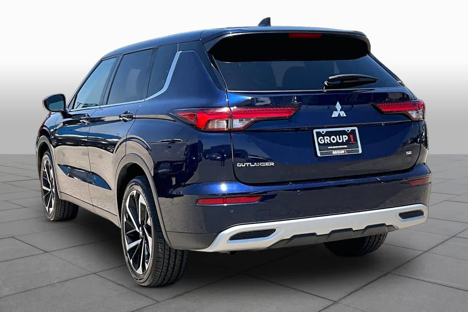 Used 2024 Mitsubishi Outlander SE AWD/4WD image 12