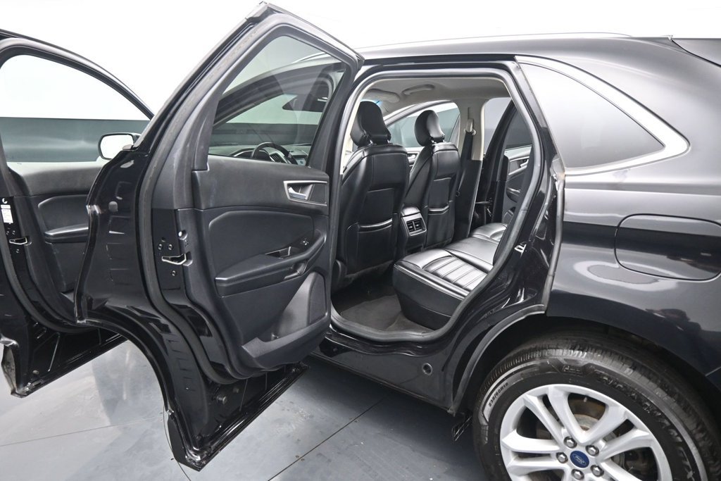 Certified 2019 Ford Edge SEL w/ Equipment Group 201A AWD/4WD image 18